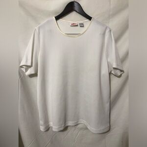 Women’s ribbed top